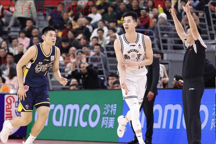 CBA新赛制第1人!在郭士强面前轰42+8+6,怪不得休赛期能获得NBA合同 CBA新赛制第1人!在郭士强面前轰42+8+6,怪不得休赛期能获得NBA合同