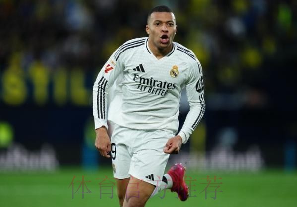 记者:战马洛卡中场休息 姆巴佩鼓励恩德里克 记者:战马洛卡中场休息 姆巴佩鼓励恩德里克